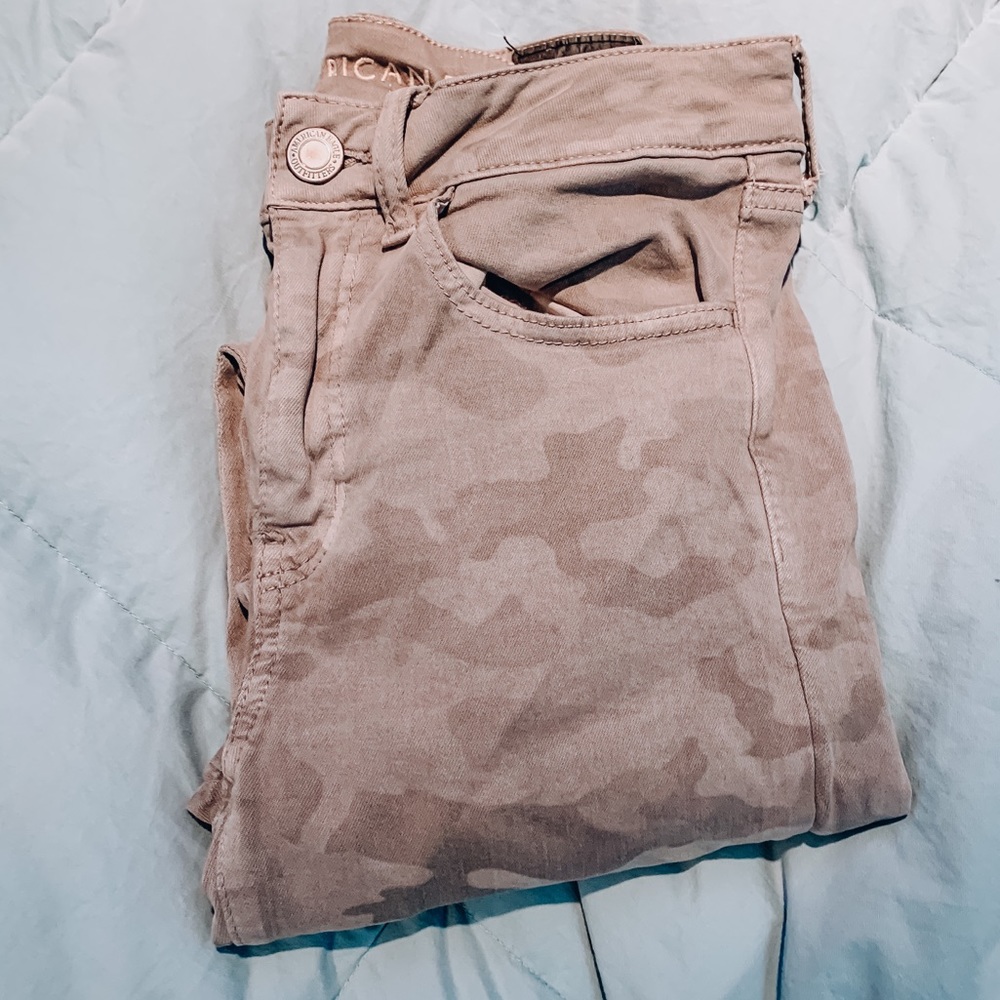 ✧ American Eagle: Hi Rise Camo Jeggings